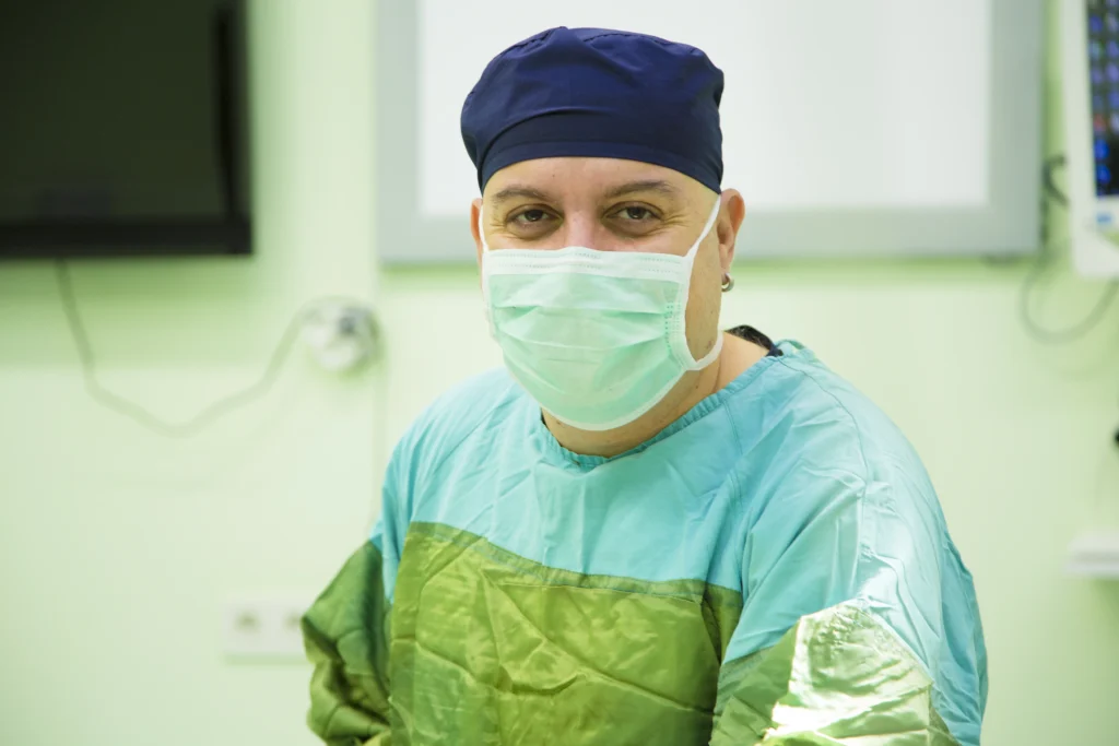 Op Dr Gökhan Özerdem Antalya Estetik Cerrah Ameliyatta